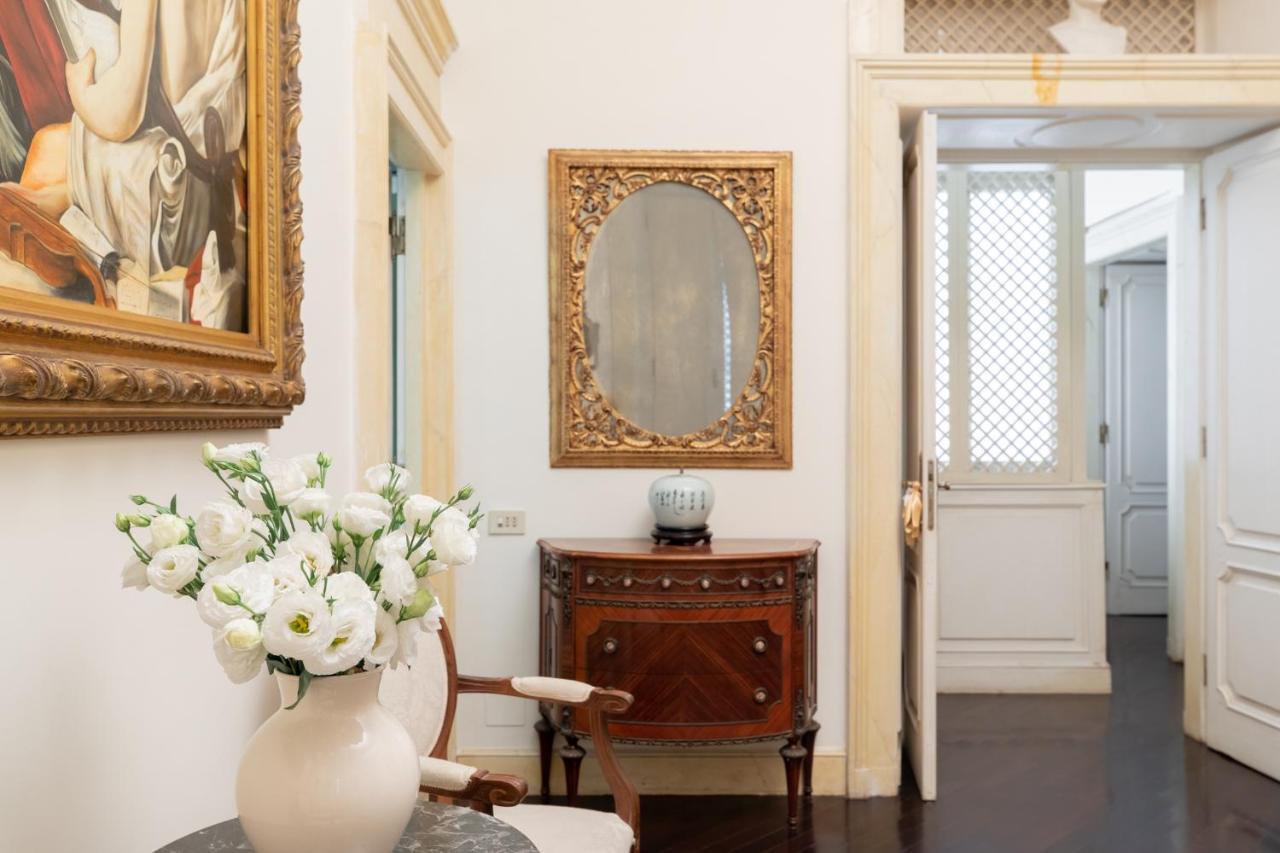 Iflat Spanish Steps Luxury And Historical Apt Apartman Róma Kültér fotó